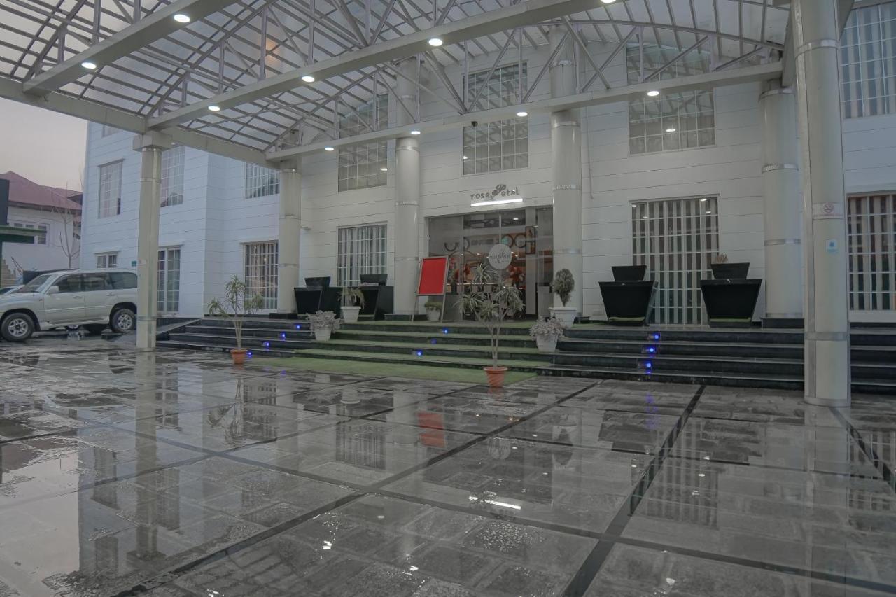 Hotel Rose Petal Srinagar Zewnętrze zdjęcie