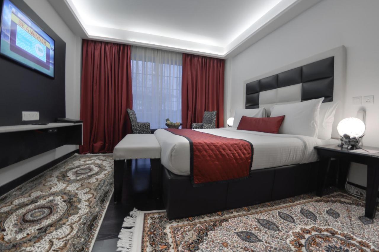 Hotel Rose Petal Srinagar Zewnętrze zdjęcie