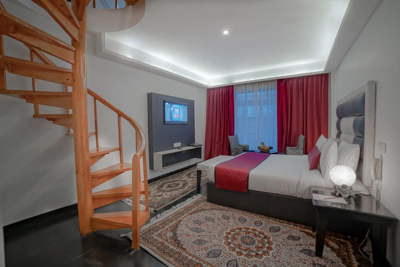 Hotel Rose Petal Srinagar Zewnętrze zdjęcie
