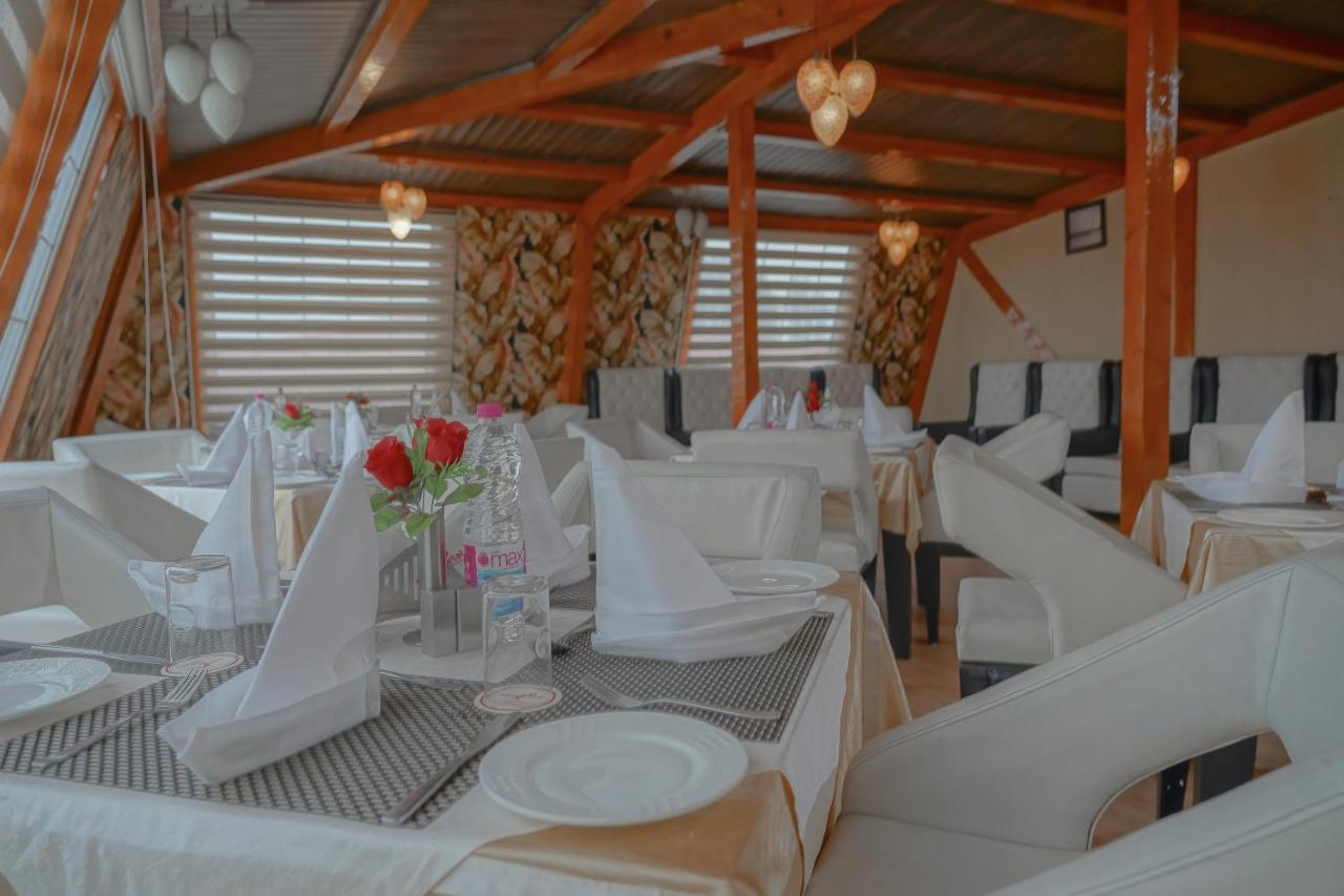 Hotel Rose Petal Srinagar Zewnętrze zdjęcie