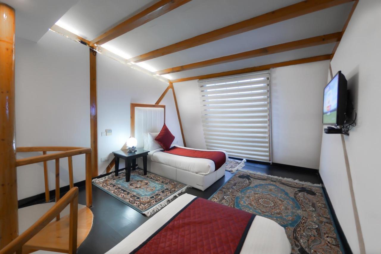Hotel Rose Petal Srinagar Zewnętrze zdjęcie